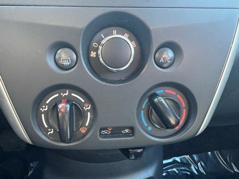 Used 2016 Nissan Versa SV image 13