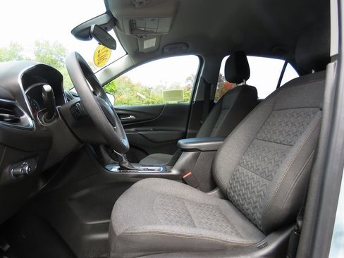 Used 2022 Chevrolet Equinox LT image 11