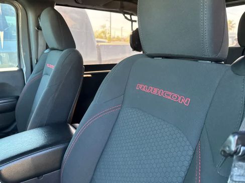 Used 2018 Jeep Wrangler Rubicon AWD/4WD image 13