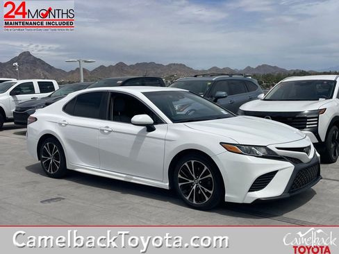 Used 2018 Toyota Camry SE FWD image 1