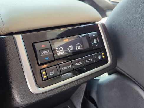 Used 2023 Subaru Ascent Limited AWD/4WD image 12