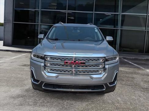 Used 2023 GMC Acadia SLE w/ Driver Convenience Package FWD image 3