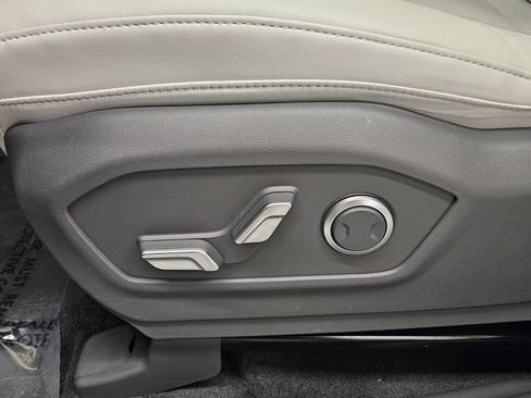 Used 2025 Hyundai Santa Fe SEL w/ Tow & Go Package image 11