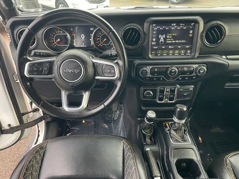 Used 2021 Jeep Gladiator Overland AWD/4WD image 4