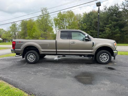 Used 2022 Ford F250 XLT w/ XLT Premium Package AWD/4WD image 4
