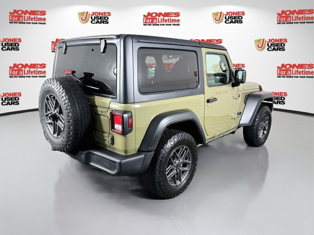 Used 2025 Jeep Wrangler Sport AWD/4WD image 15