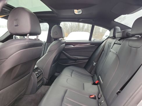 Used 2018 BMW 530i image 11