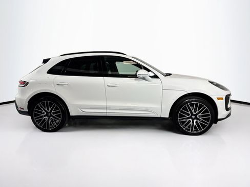 Certified 2025 Porsche Macan AWD/4WD image 8