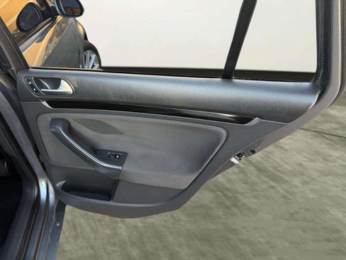 Used 2013 Volkswagen Jetta S image 25