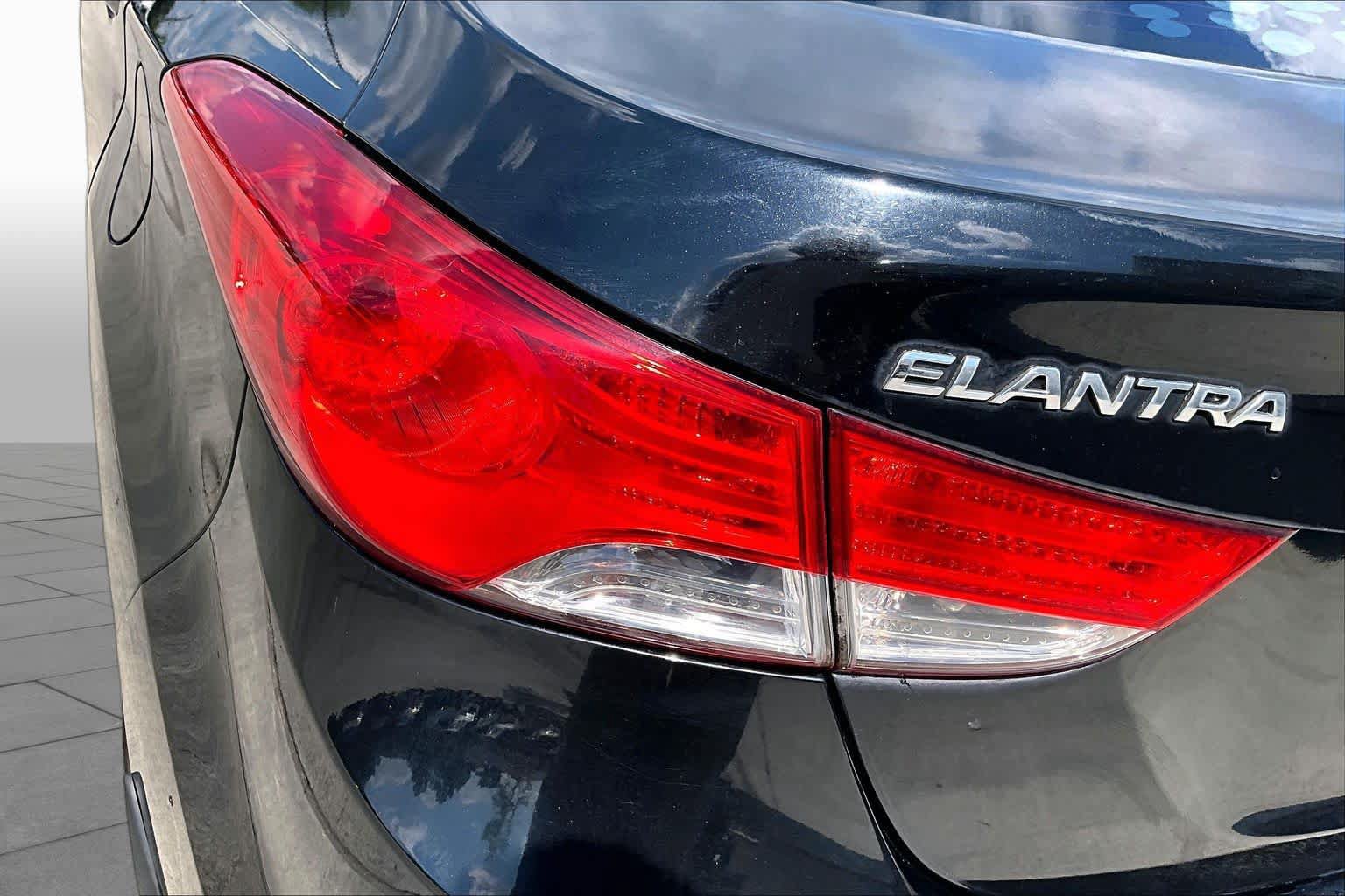 Used 2013 Hyundai Elantra GLS w/ Preferred Pkg FWD image 24