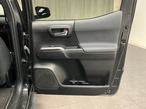 Used 2021 Toyota Tacoma TRD Off-Road w/ Technology Package AWD/4WD image 30