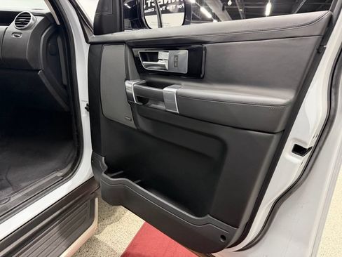 Used 2016 Land Rover LR4 HSE LUX AWD/4WD image 30