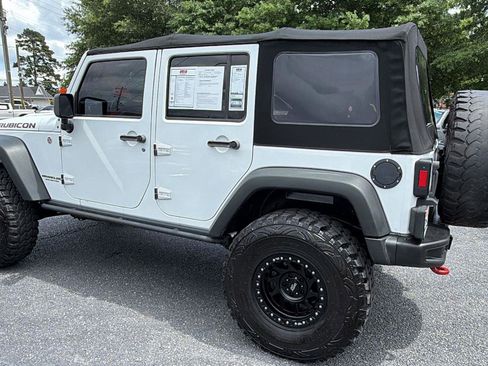 Used 2015 Jeep Wrangler Unlimited Rubicon AWD/4WD image 7