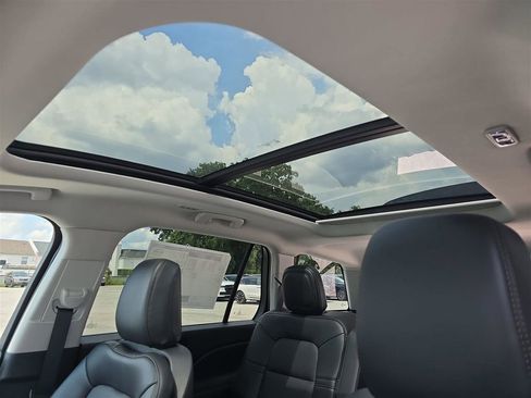 New 2025 Lincoln Aviator 2WD w/ Equipment Group 101A image 28