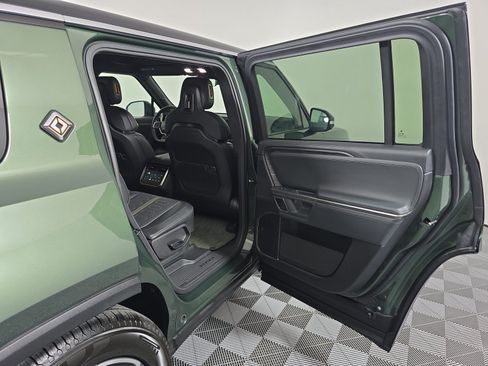 Used 2024 Rivian R1S Adventure AWD/4WD image 19
