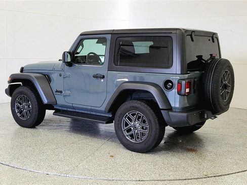 Used 2025 Jeep Wrangler Sport AWD/4WD image 6