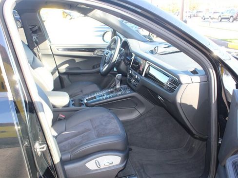 Used 2020 Porsche Macan AWD/4WD image 13