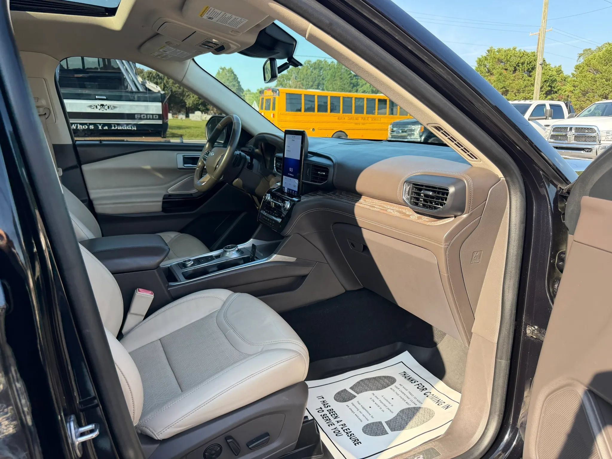 Used 2021 Ford Explorer Platinum w/ Equipment Group 601A AWD/4WD image 35