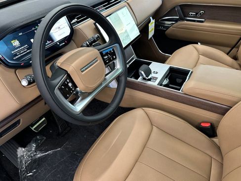 New 2026 Land Rover Range Rover Long Wheelbase SE AWD/4WD image 4