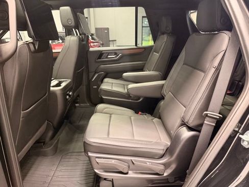 Used 2025 GMC Yukon Denali w/ Denali Reserve Package AWD/4WD image 23