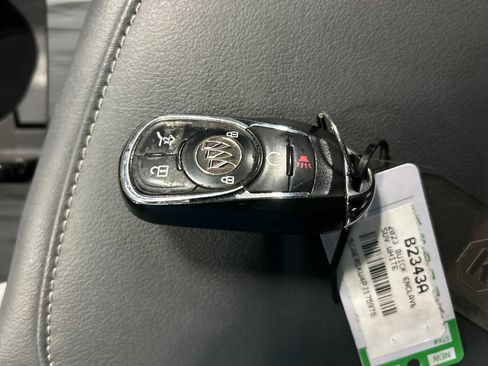 Used 2023 Buick Enclave Essence FWD image 22