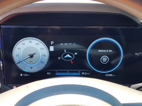 Certified 2024 Hyundai Elantra SEL FWD image 18