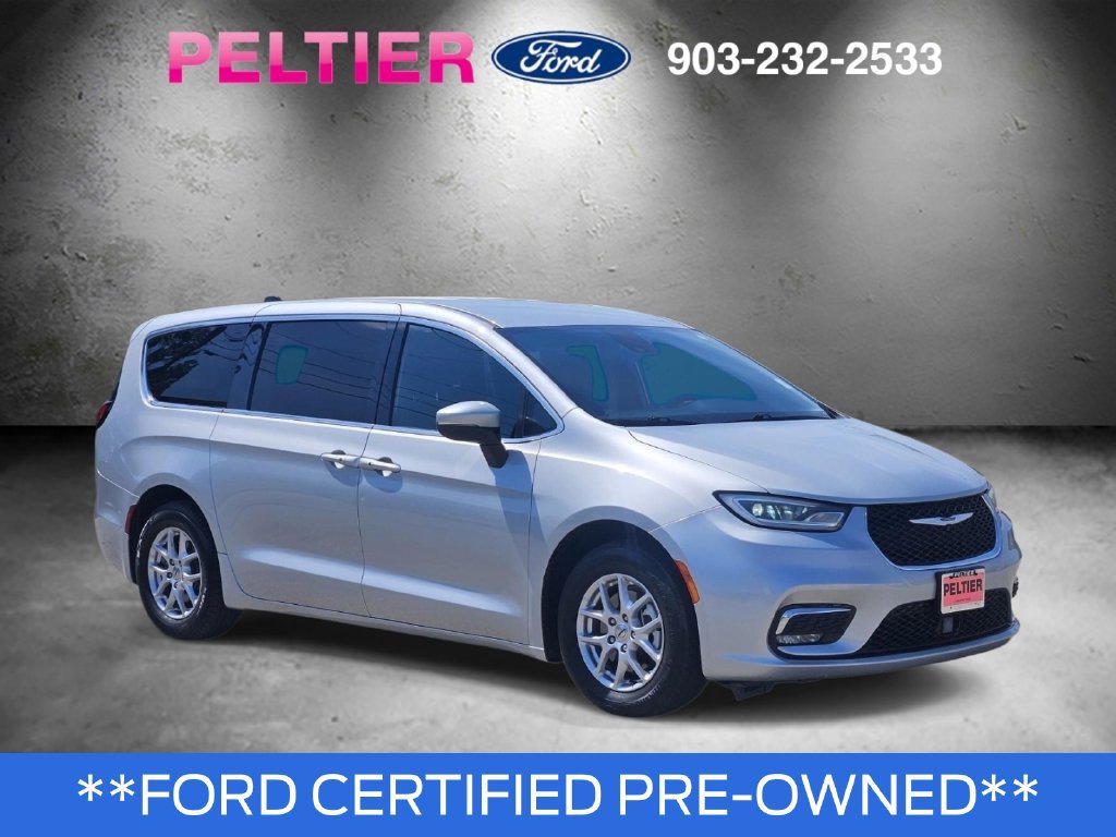 Used 2023 Chrysler Pacifica Touring FWD image 1