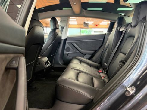 Used 2022 Tesla Model 3 RWD image 17