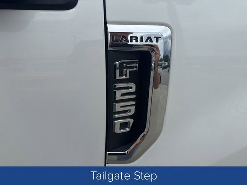 Used 2022 Ford F250 Lariat w/ Lariat Value Package AWD/4WD image 10
