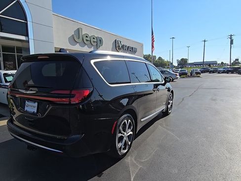 New 2026 Chrysler Pacifica Pinnacle w/ Trailer Tow Group image 8