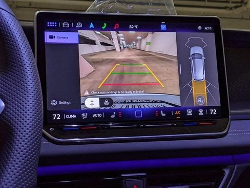 New 2026 Volkswagen Tiguan SE R-Line AWD/4WD image 17