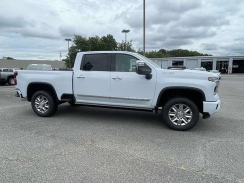 New 2026 Chevrolet Silverado 2500 High Country w/ High Country Premium Package AWD/4WD image 2
