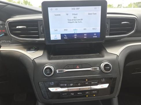 Used 2020 Ford Explorer XLT w/ Equipment Group 202A RWD image 9