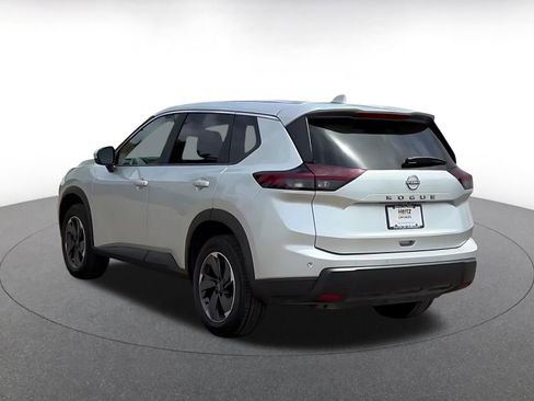 Used 2025 Nissan Rogue SV FWD image 11
