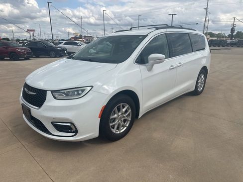 Used 2022 Chrysler Pacifica Touring-L FWD image 26