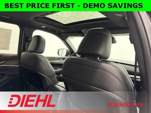 New 2026 Jeep Grand Cherokee Laredo image 13