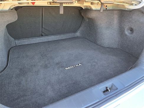 Used 2023 Nissan Sentra SR w/ SR Premium Package image 13