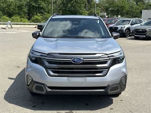 Used 2025 Subaru Forester Limited image 30