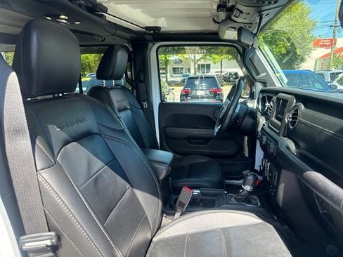 Used 2019 Jeep Wrangler Unlimited Sahara w/ LED Lighting Group AWD/4WD image 29