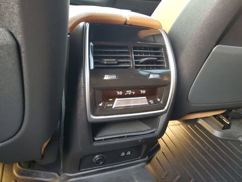 Used 2025 BMW X7 xDrive40i w/ M Sport Package AWD/4WD image 15