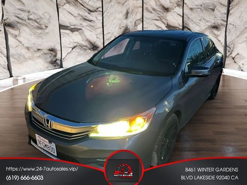 Used 2017 Honda Accord EX image 6