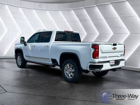 New 2026 Chevrolet Silverado 2500 High Country w/ High Country Premium Package AWD/4WD image 3