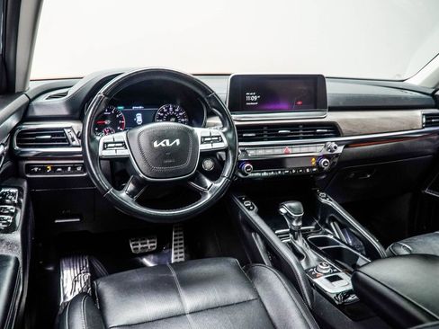 Used 2022 Kia Telluride SX w/ Towing Package image 5