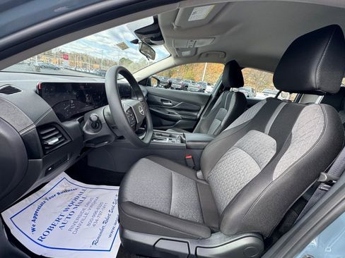 New 2026 Nissan Sentra SV w/ Floor Mat Package FWD image 14