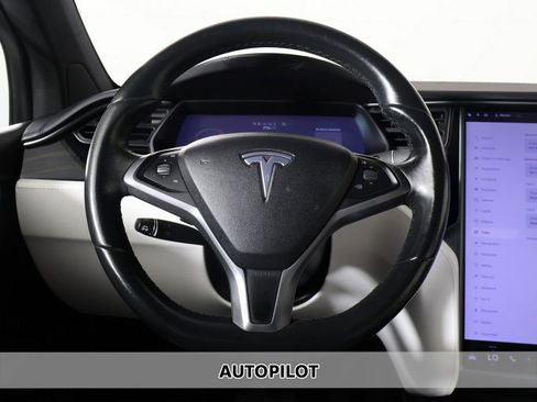 Used 2018 Tesla Model X 75D AWD/4WD image 3