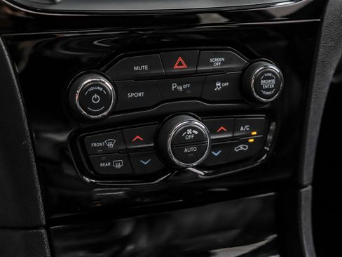 Used 2022 Chrysler 300 S image 34