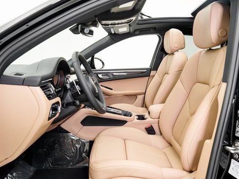 New 2026 Porsche Macan image 8