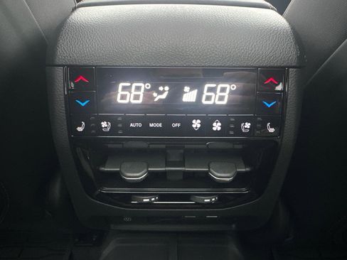 Used 2025 Jeep Grand Cherokee Summit image 23