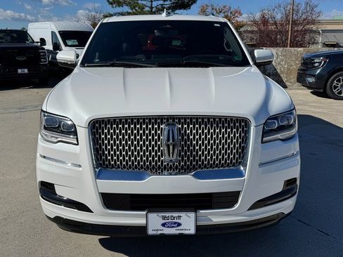Used 2022 Lincoln Navigator Reserve image 2