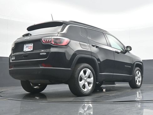 Used 2019 Jeep Compass Latitude AWD/4WD image 30